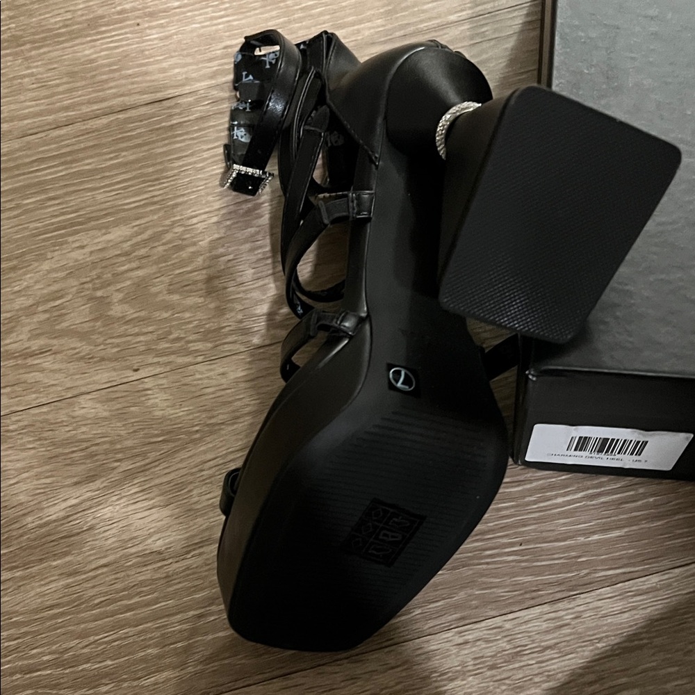 Charming Devil Heel - Black - Picture 5 of 9